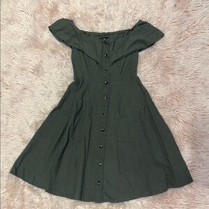 Saks Fifth Avenue Off-Shoulder Button Front Dress – Size 2 –